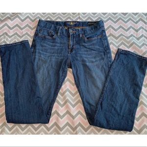 Women’s Lucky Brand Sweet Straight Jeans!!